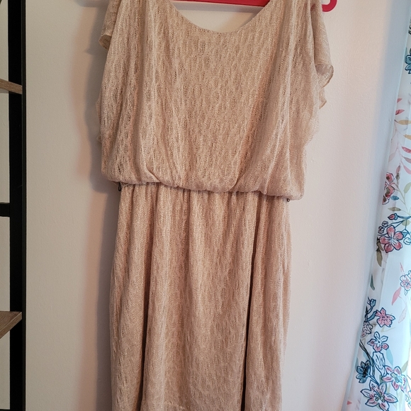 Sleeveless Gold Dress - Picture 2 of 3